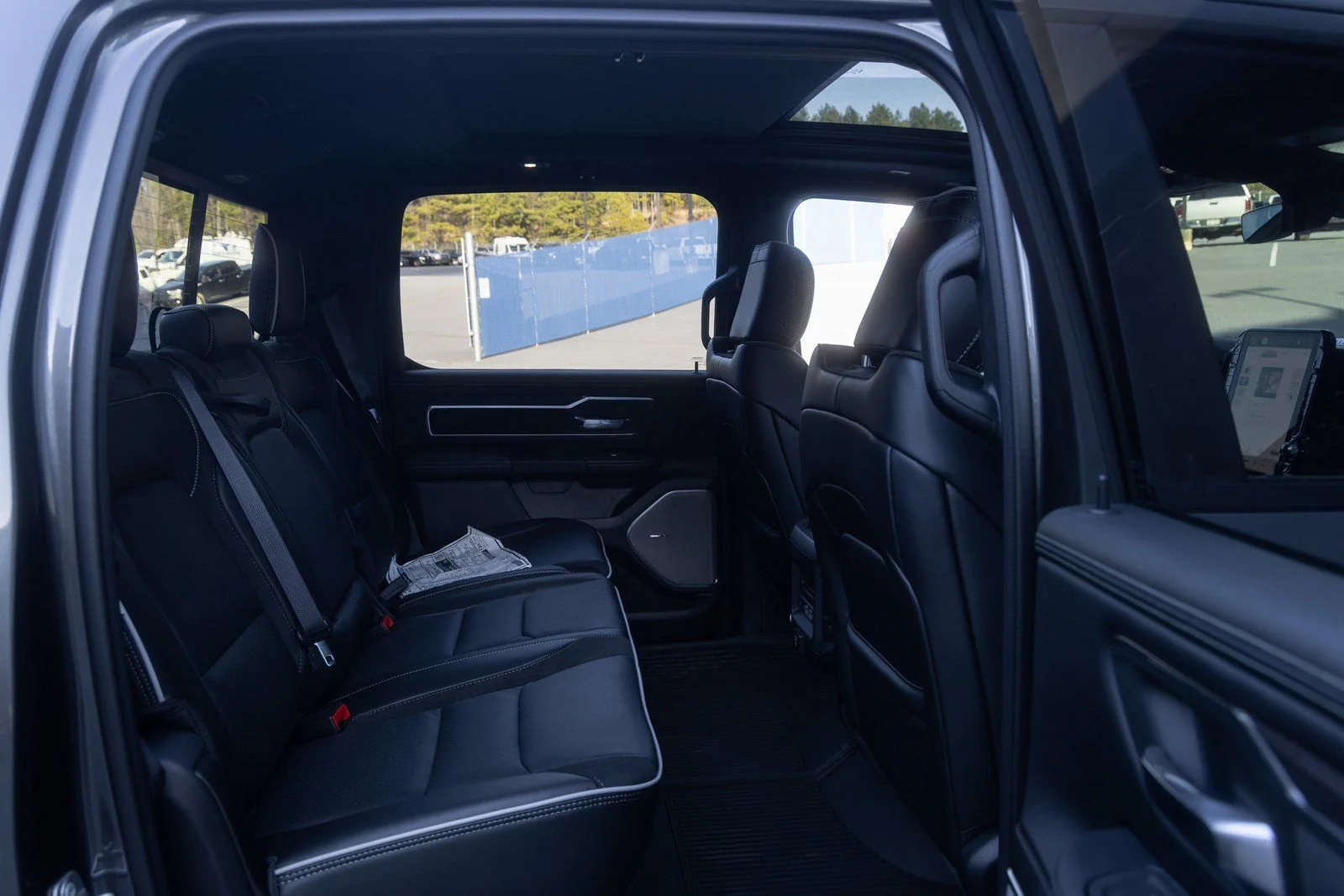 New 2026 Granite Crystal Metallic Clear-Coat Exterior Paint RAM Laramie image 21