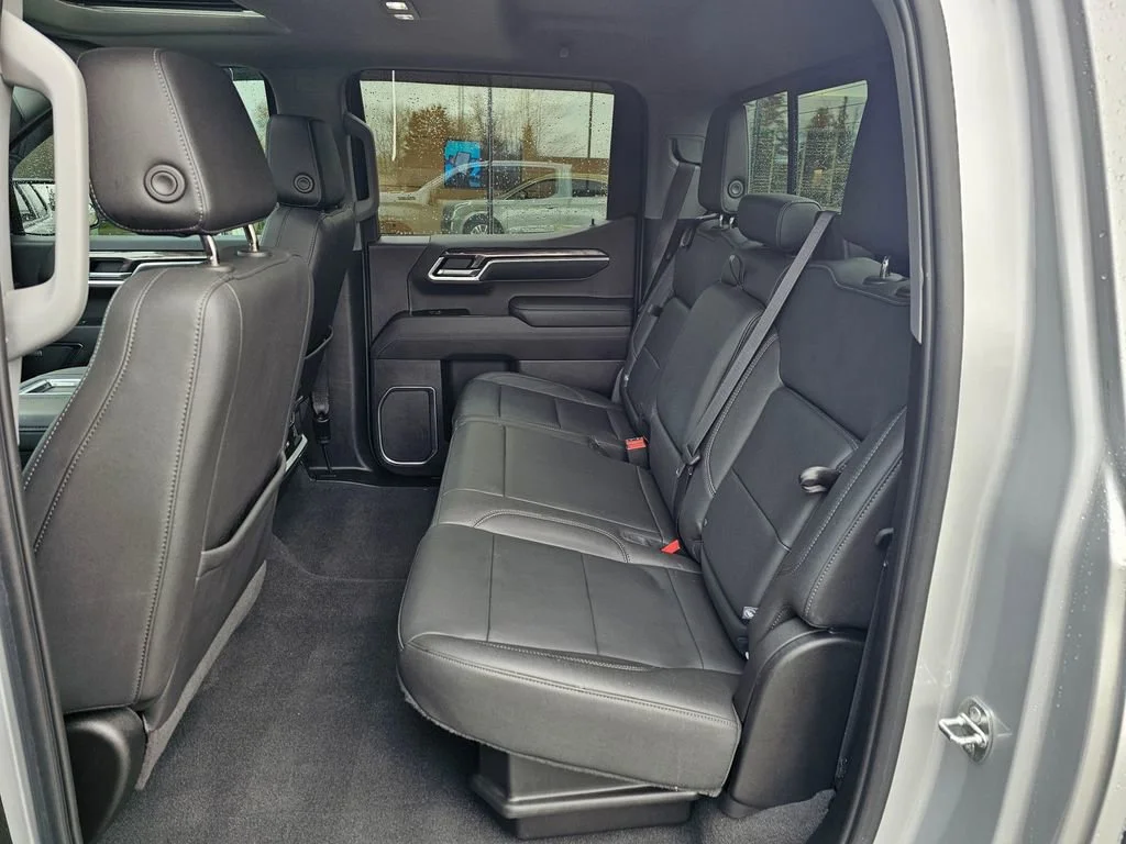 Used 2022 Silver Ice Metallic Chevrolet LTZ image 17