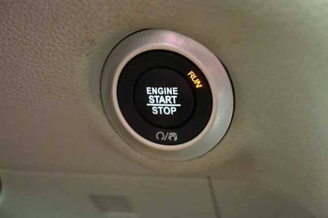 Used 2024 Bright White Clea Chrysler Hybrid Select image 20
