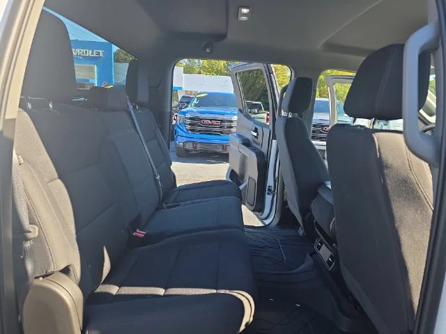 Used 2022 White Chevrolet WT image 12