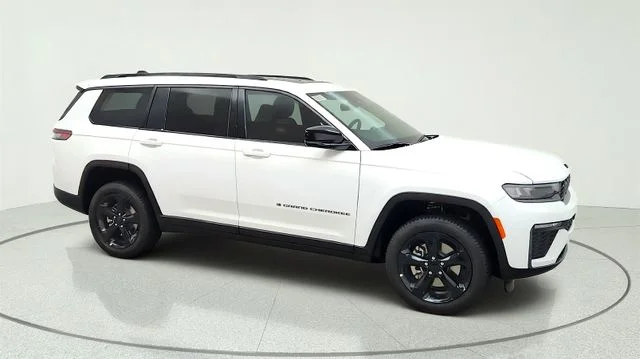 New 2026 Bright White Clear-Coat Exterior Paint Jeep Limited image 27