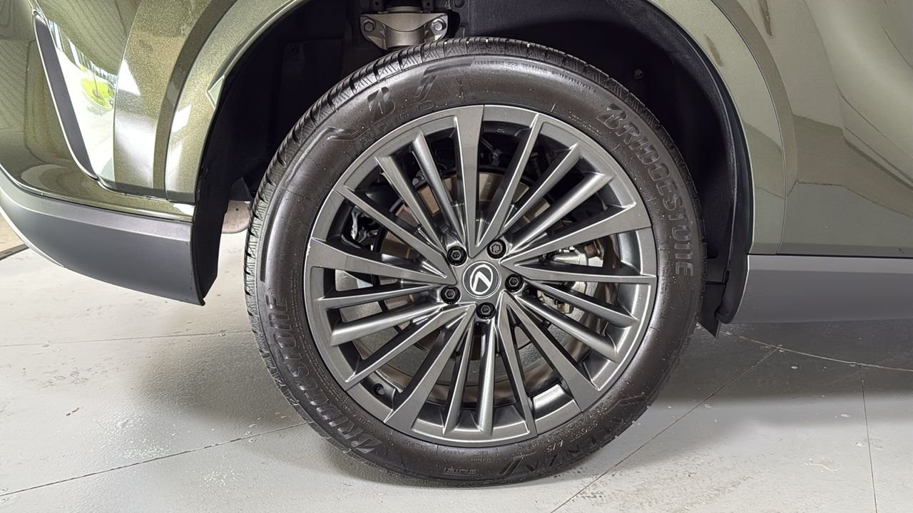 Used 2025 Green Lexus 350h Premium image 22