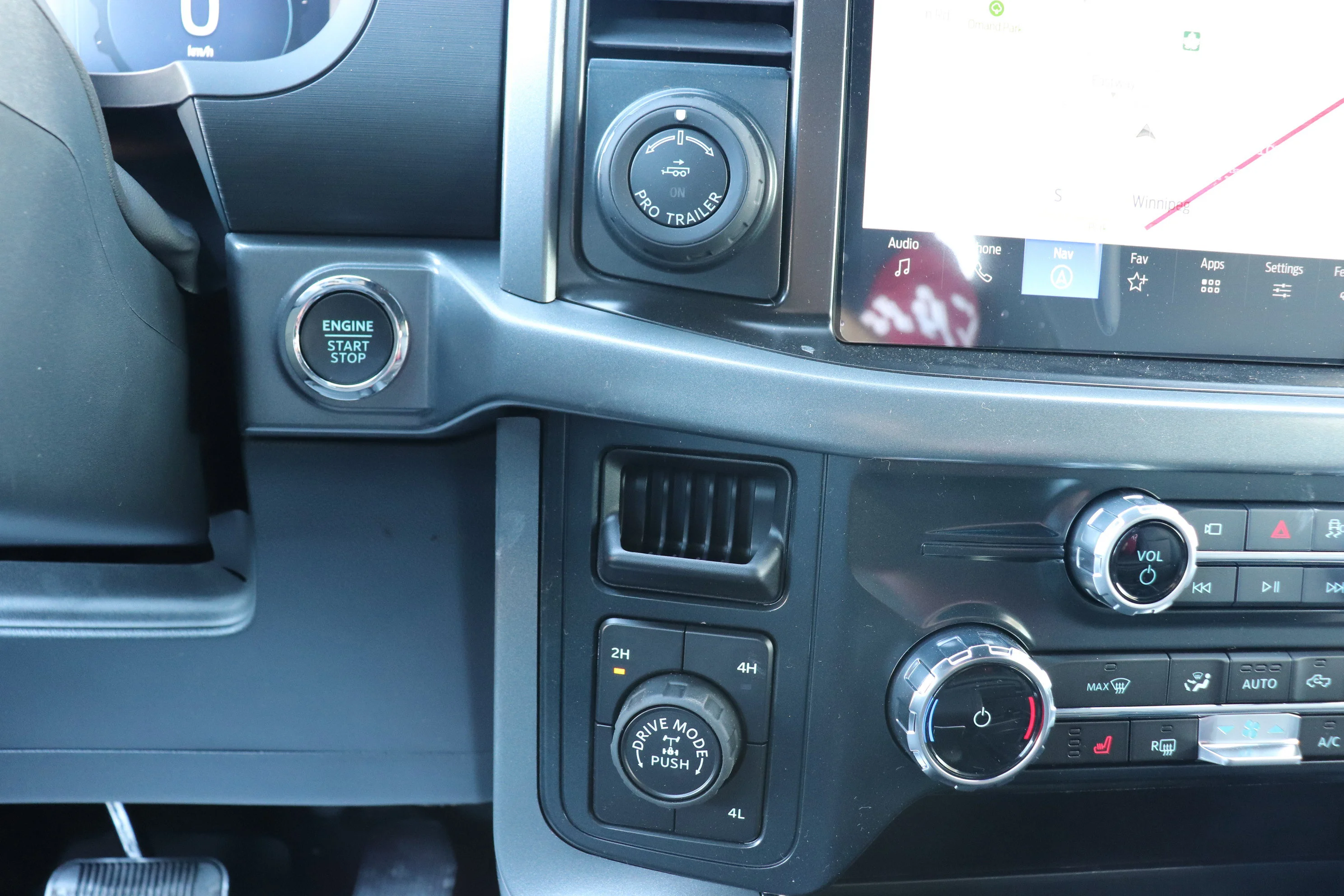 New 2026 OXFORD WHITE Ford XLT image 15