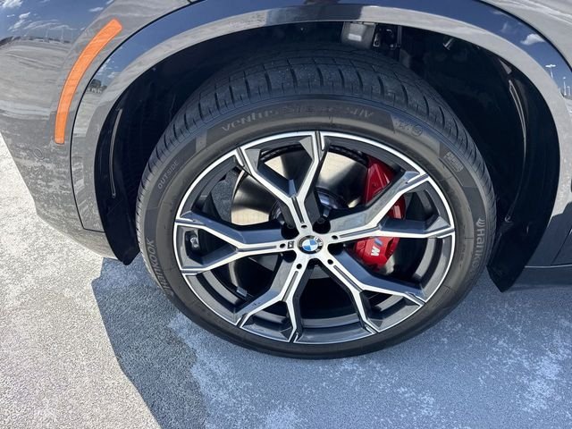 Used 2025 Black BMW xDrive40i image 10