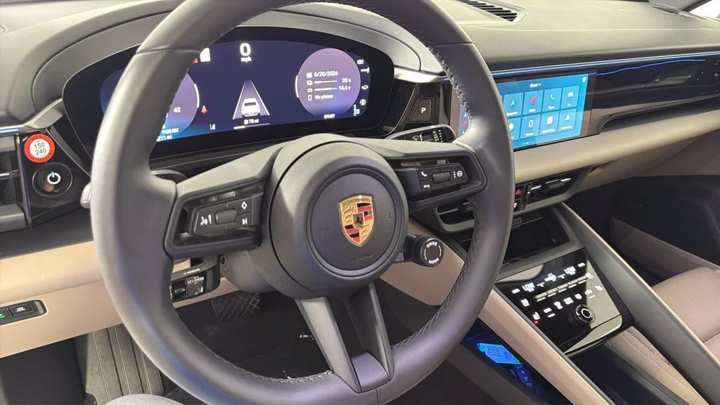2025 Porsche Macan Base - Photo 25
