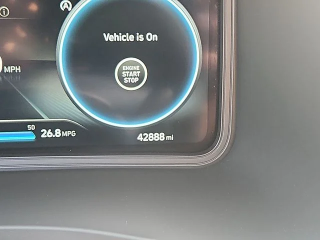 Used 2022 Green Hyundai Limited image 21