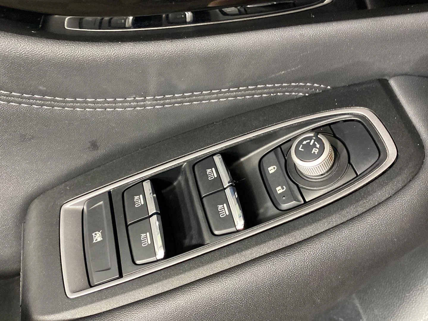 Used 2022 Magnetite Gray Metallic Subaru Limited image 21