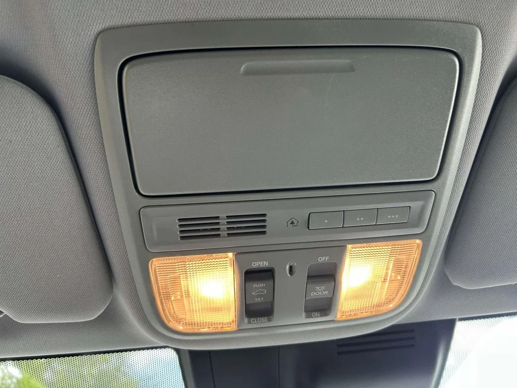 Used 2019 White Honda EX-L image 18