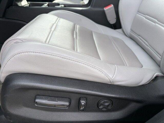 Used 2021 Lunar Silver Metallic Honda EX-L image 18