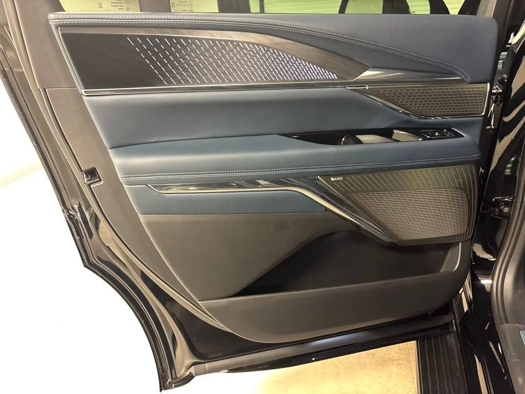 2025 Cadillac Escalade IQ Sport 2 - Photo 44
