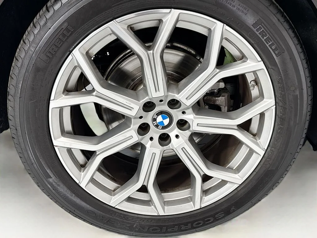 Used 2022 Brown BMW xDrive40i image 32