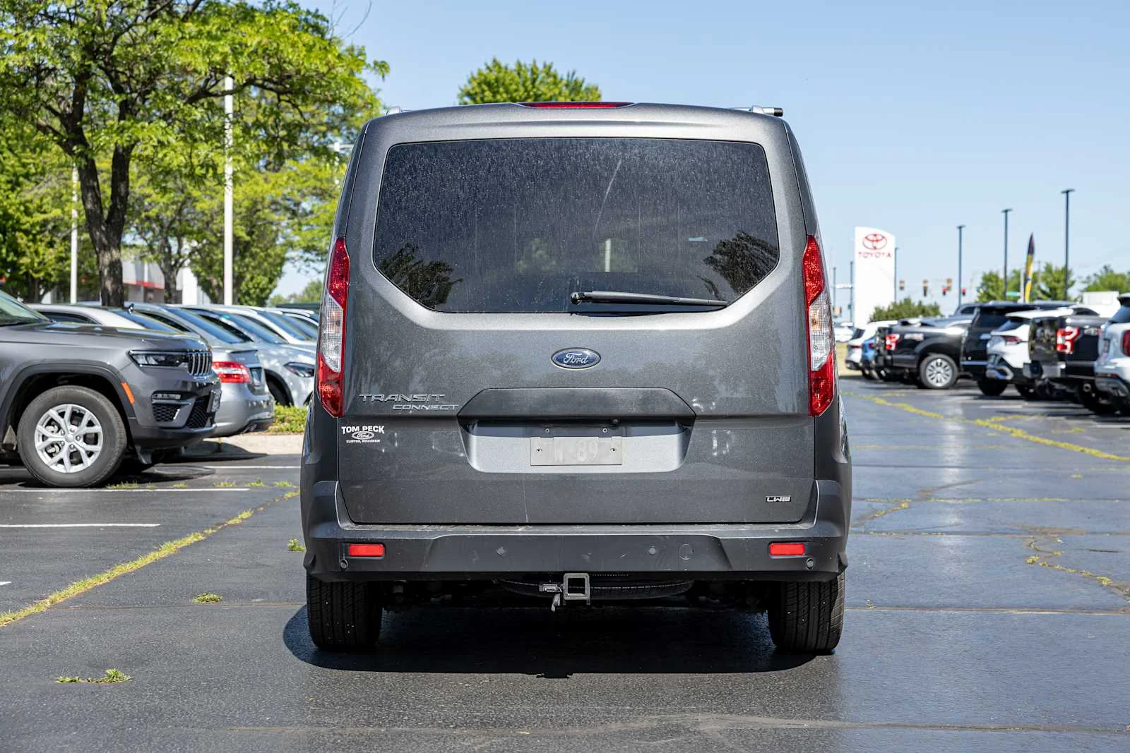 Used 2022 Magnetic Metallic Ford XL image 6