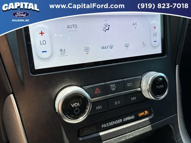 Used 2024 White Ford SEL image 29