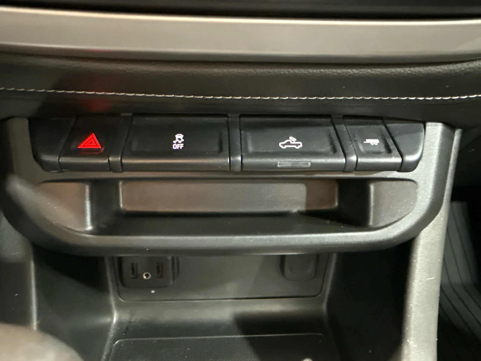 Certified Used 2022 Desert Sand Metallic GMC Elevation image 27