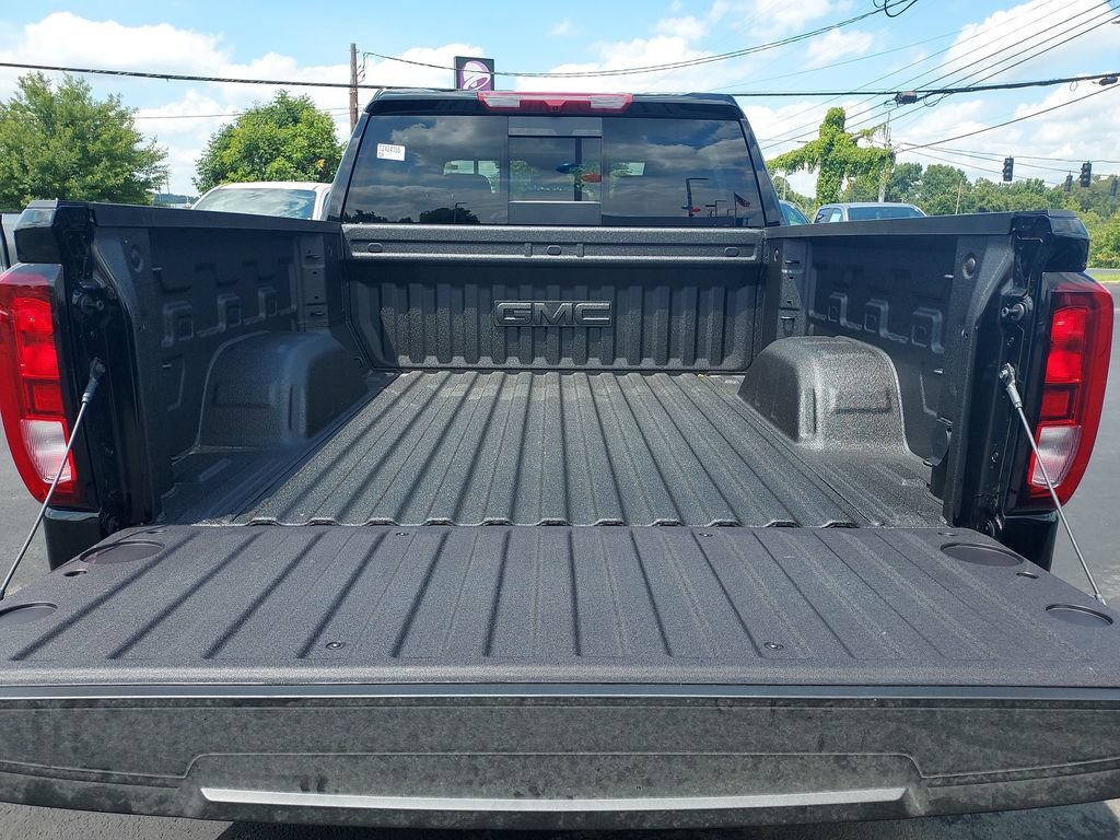 New 2026 Onyx Black GMC Elevation image 9