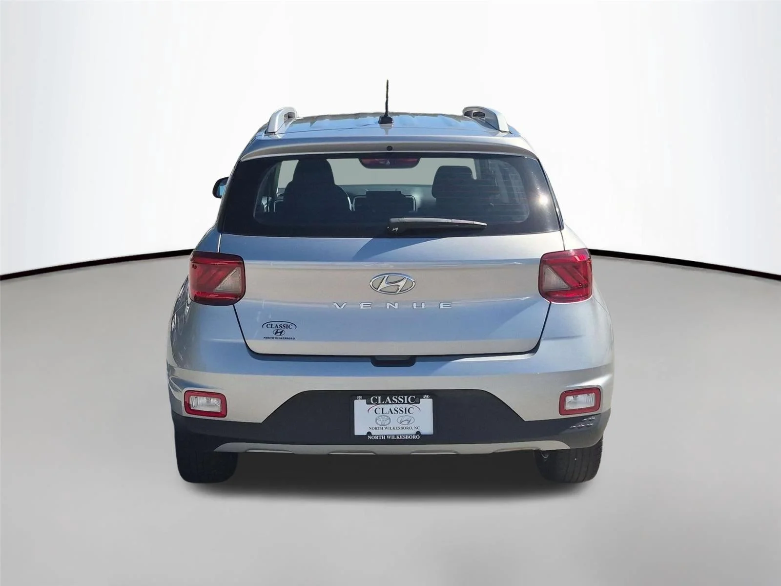 Used 2024 Shimmering Silver Hyundai SEL image 4