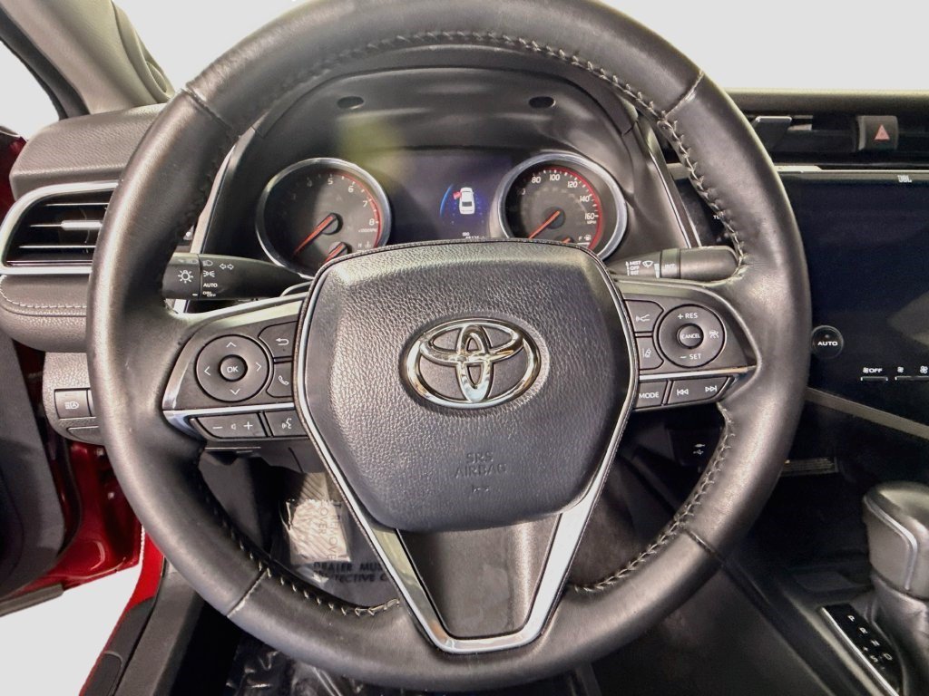 Used 2018 Wind Chill Pearl Toyota XSE V6 image 9