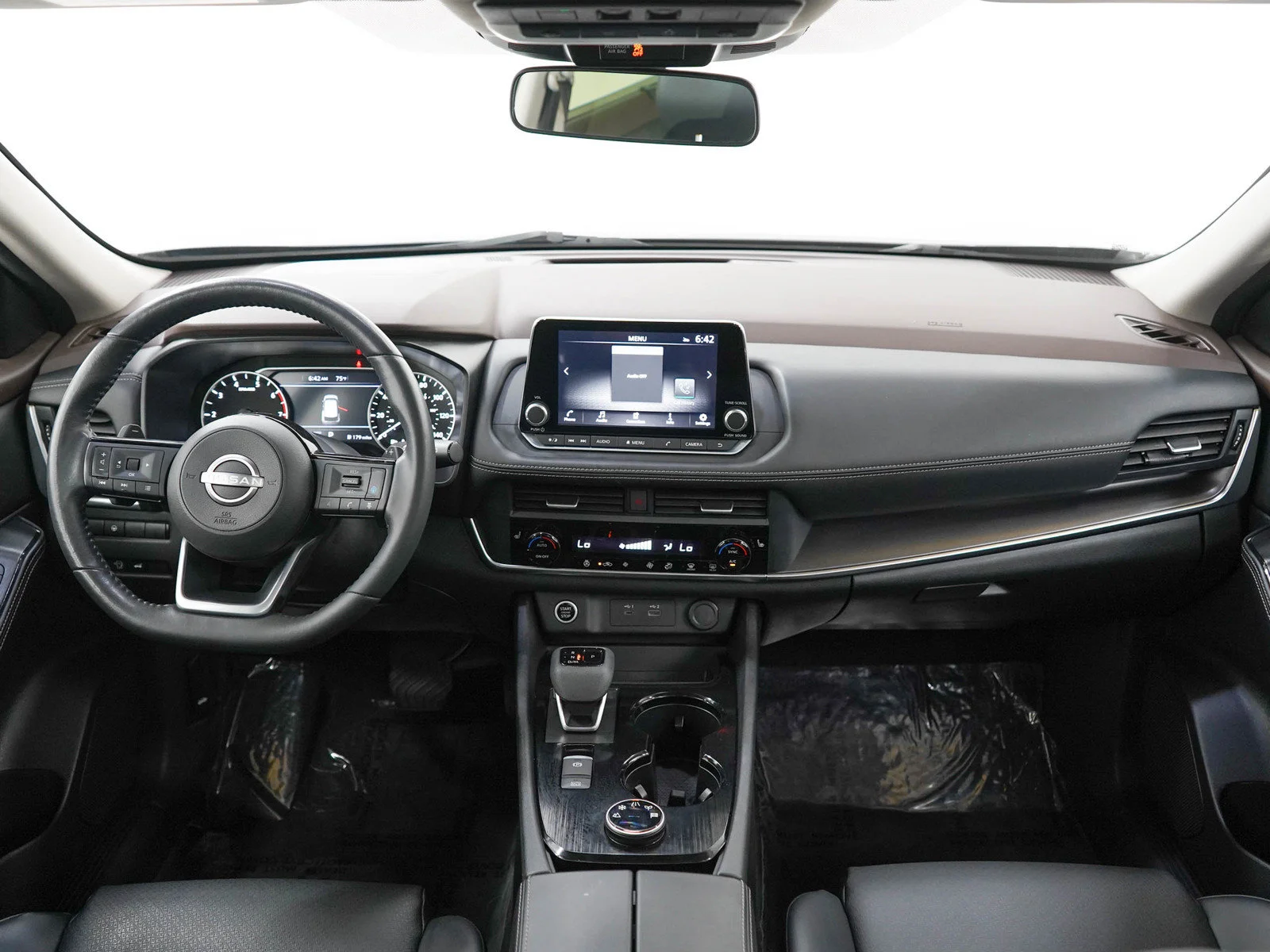 Used 2023 Gun Metallic Nissan SV image 13