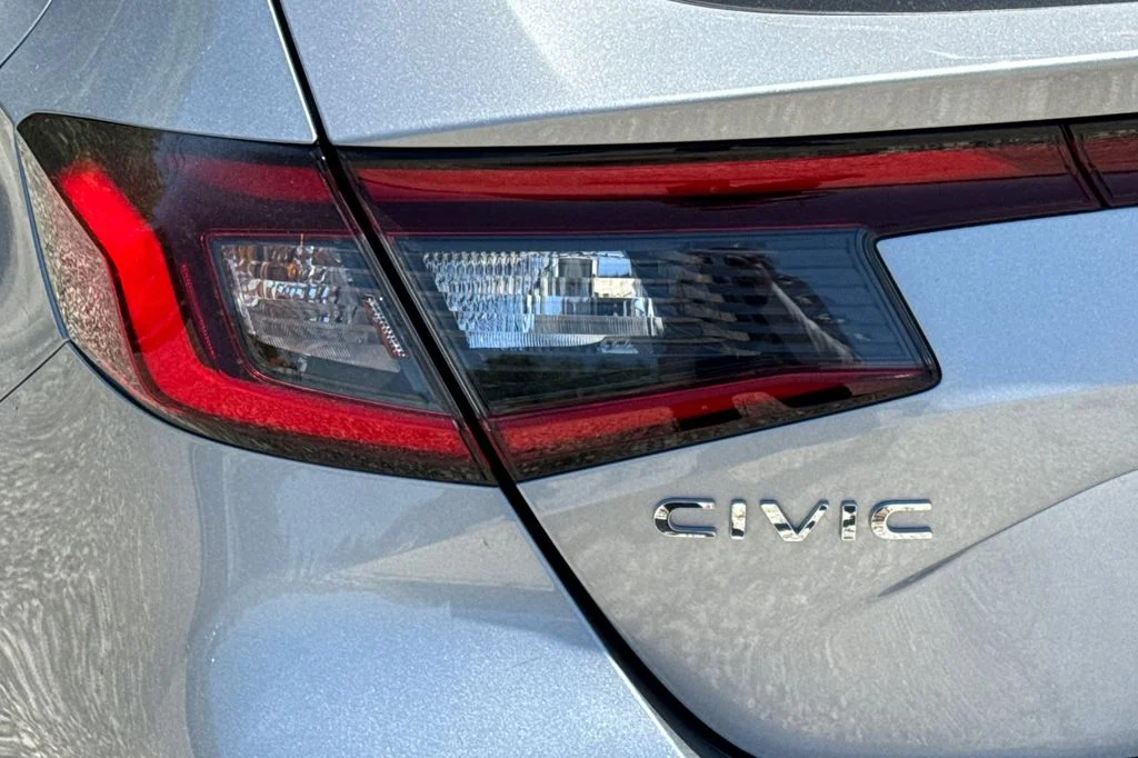 Certified Used 2024 Lunar Silver Metallic Honda EX-L image 7