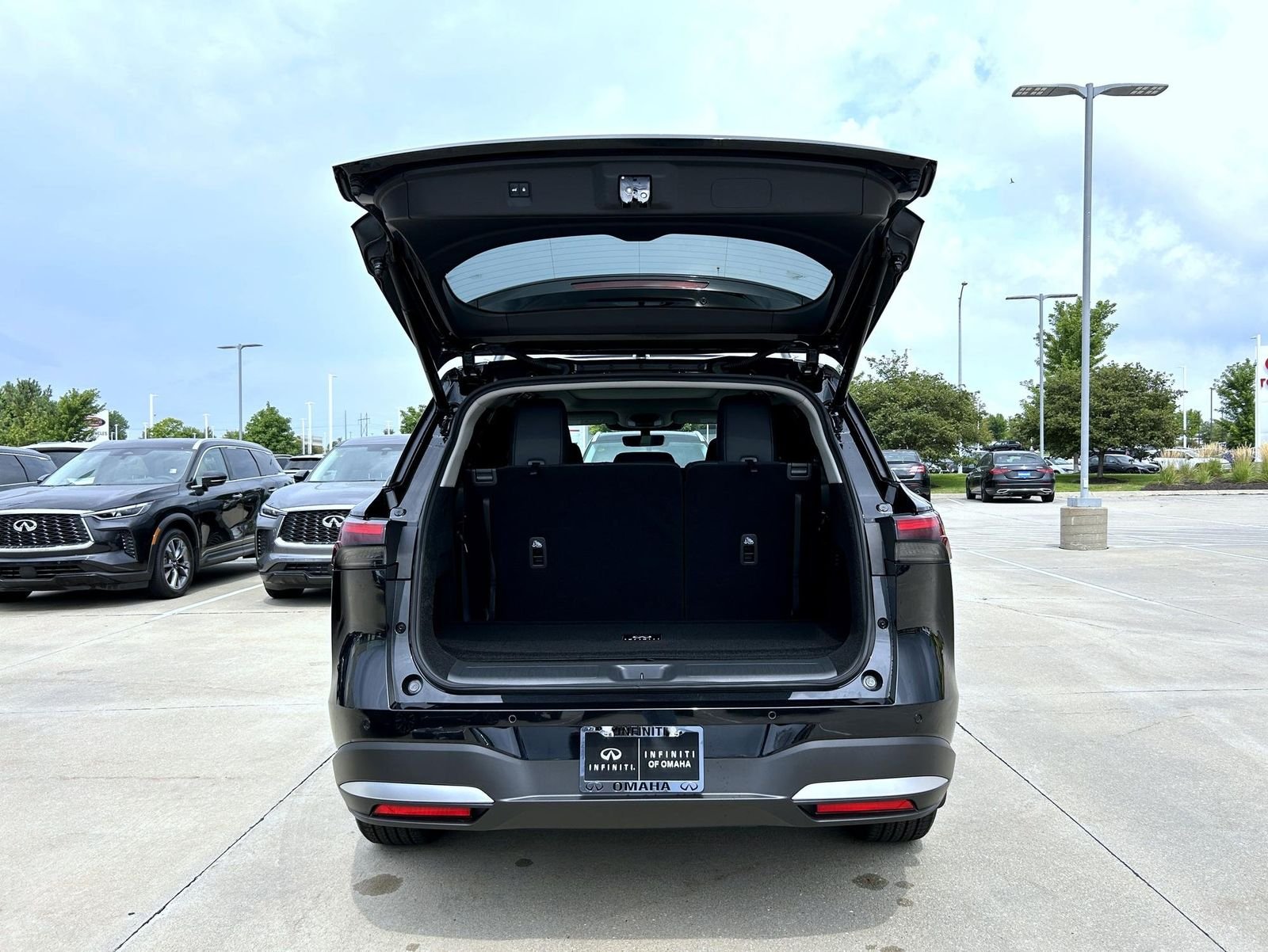 New 2027 MINERAL BLACK INFINITI Luxe AWD image 23