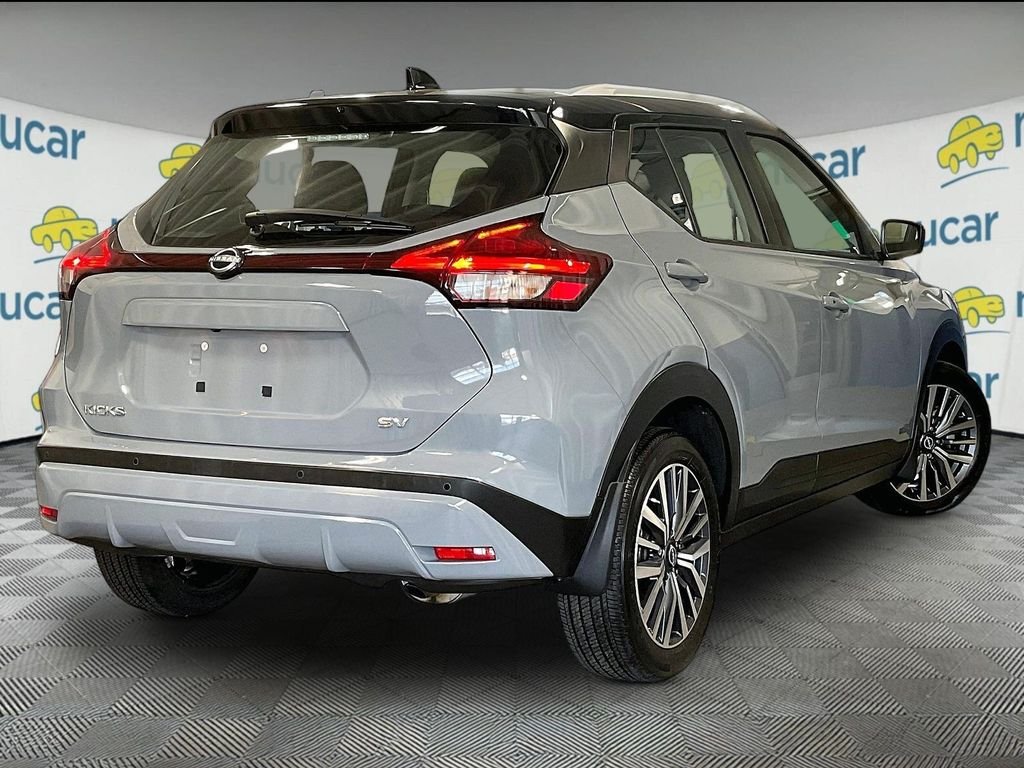 Used 2024 Gray Nissan SV image 6