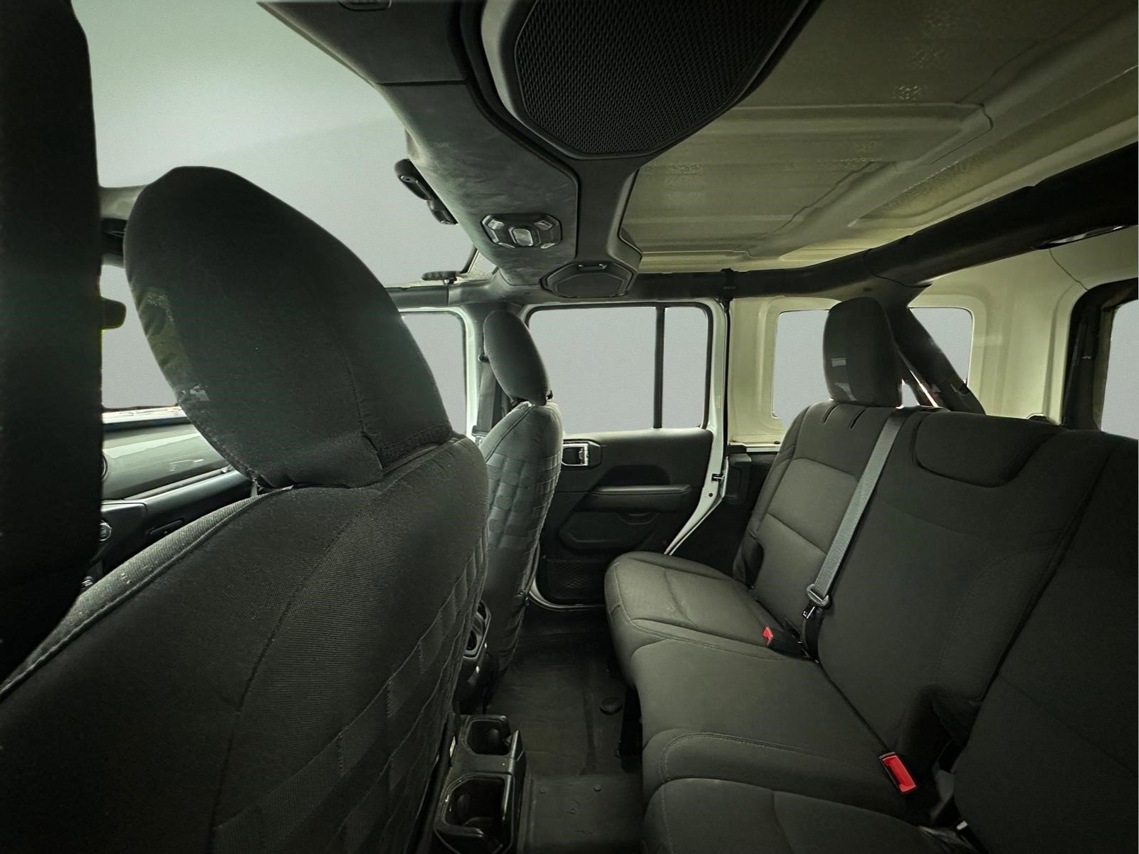 Used 2019 Bright White Clearcoat Jeep Sahara image 22