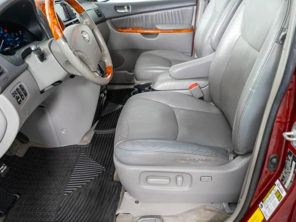 Used 2008 Red Toyota Limited image 10