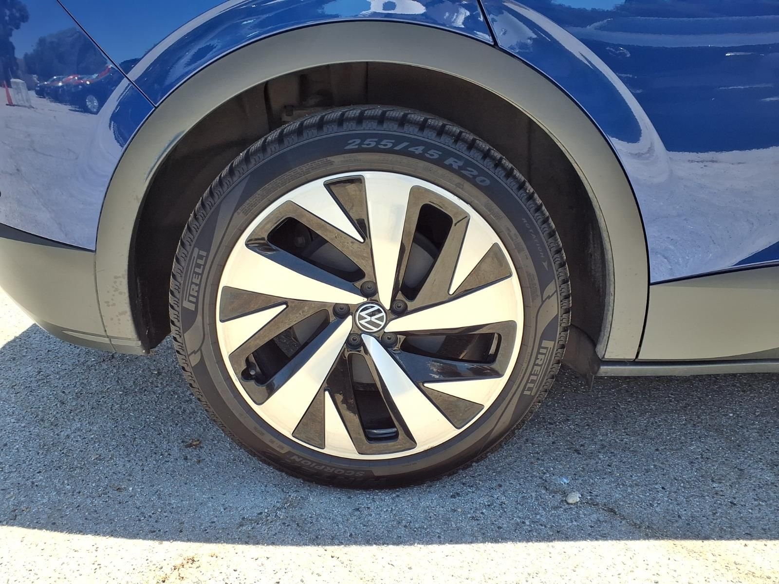 Used 2022 Blue Volkswagen Pro S image 4