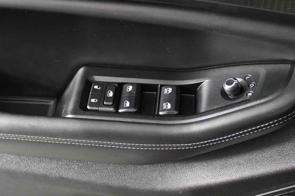 Used 2025 Silver Jeep Laredo X image 23