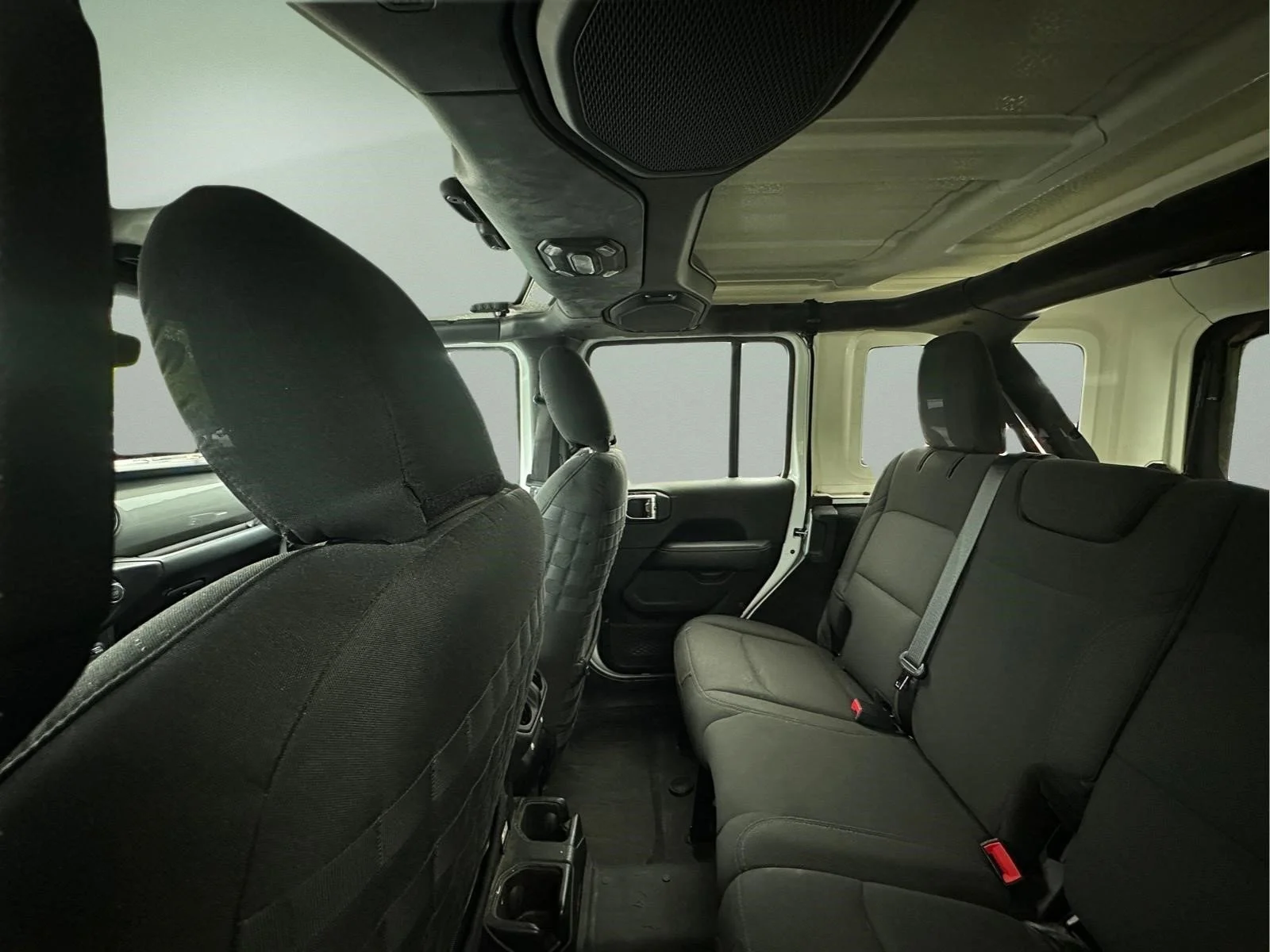 Used 2019 Bright White Clearcoat Jeep Sahara image 22