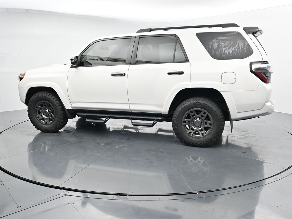 Used 2020 White Toyota Venture image 5