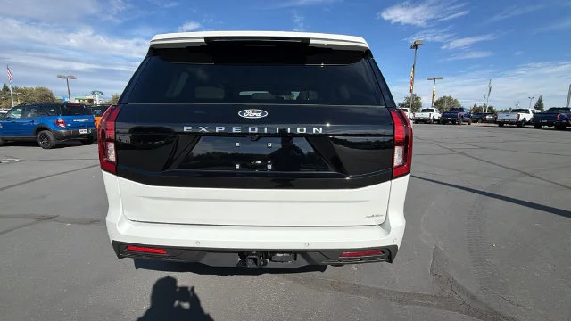 New 2027 Star White Metallic Tri-Coat Ford Active image 5