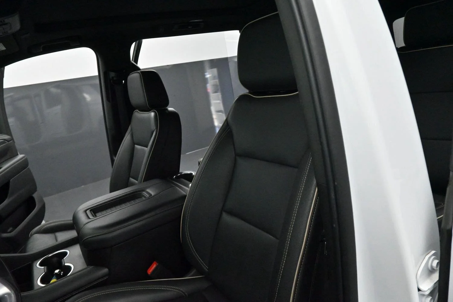 Used 2022 SUMMIT WHITE GMC SLT image 17