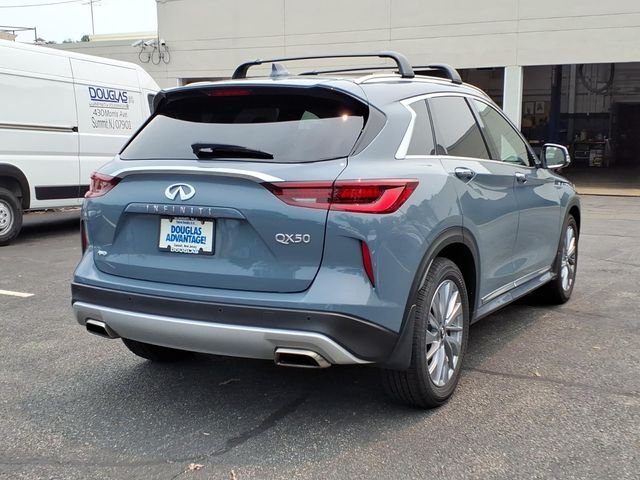 Used 2025 Gray INFINITI LUXE image 6