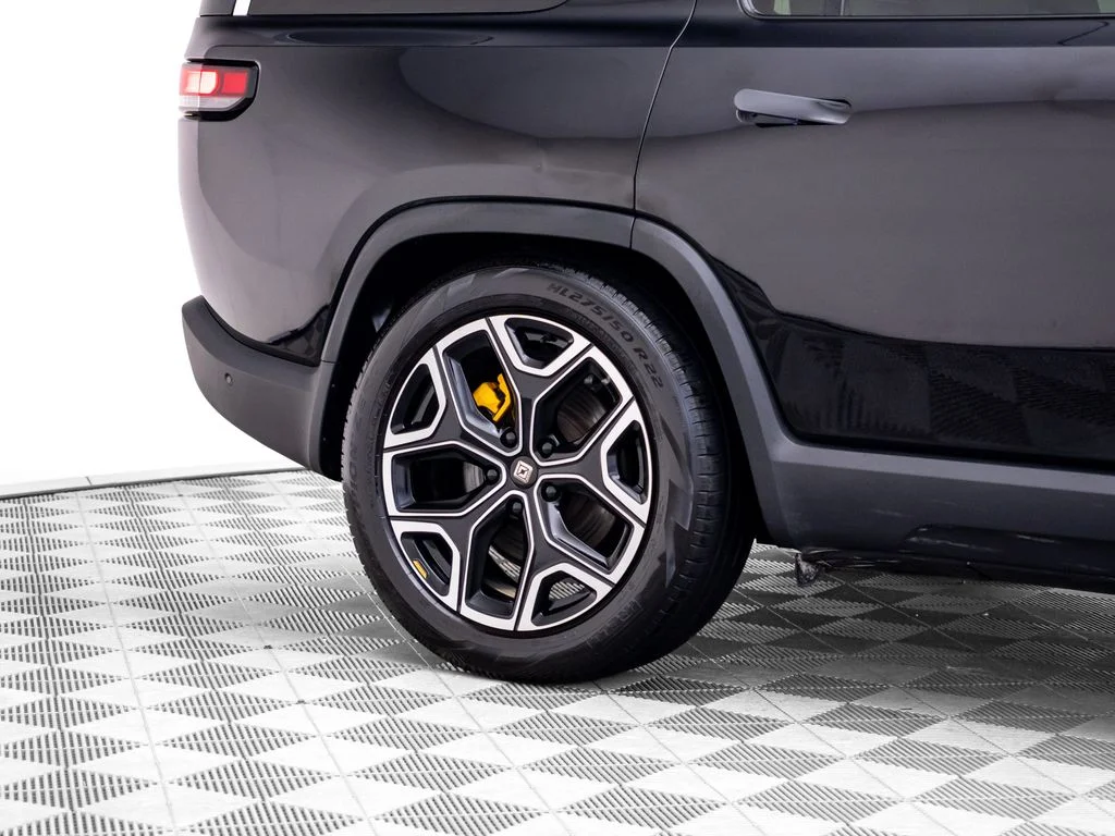 Used 2023  Rivian Adventure image 37