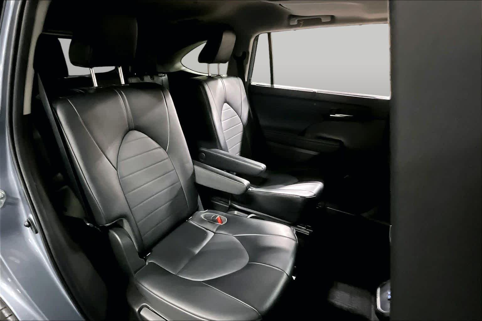 Used 2022 Moon Dust Toyota XLE image 20