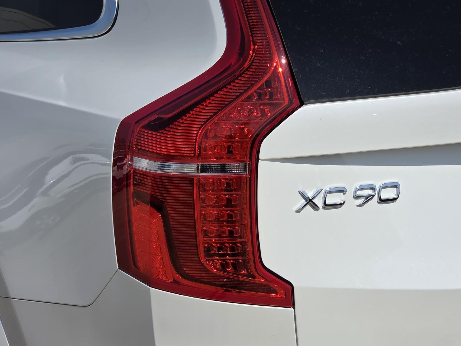 Used 2023 Crystal White Metallic Volvo Plus image 9