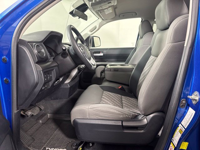 Used 2018 Blue Toyota SR5 image 11
