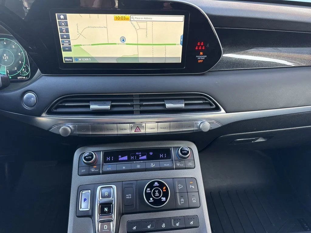 Used 2020 Black Hyundai Limited image 13
