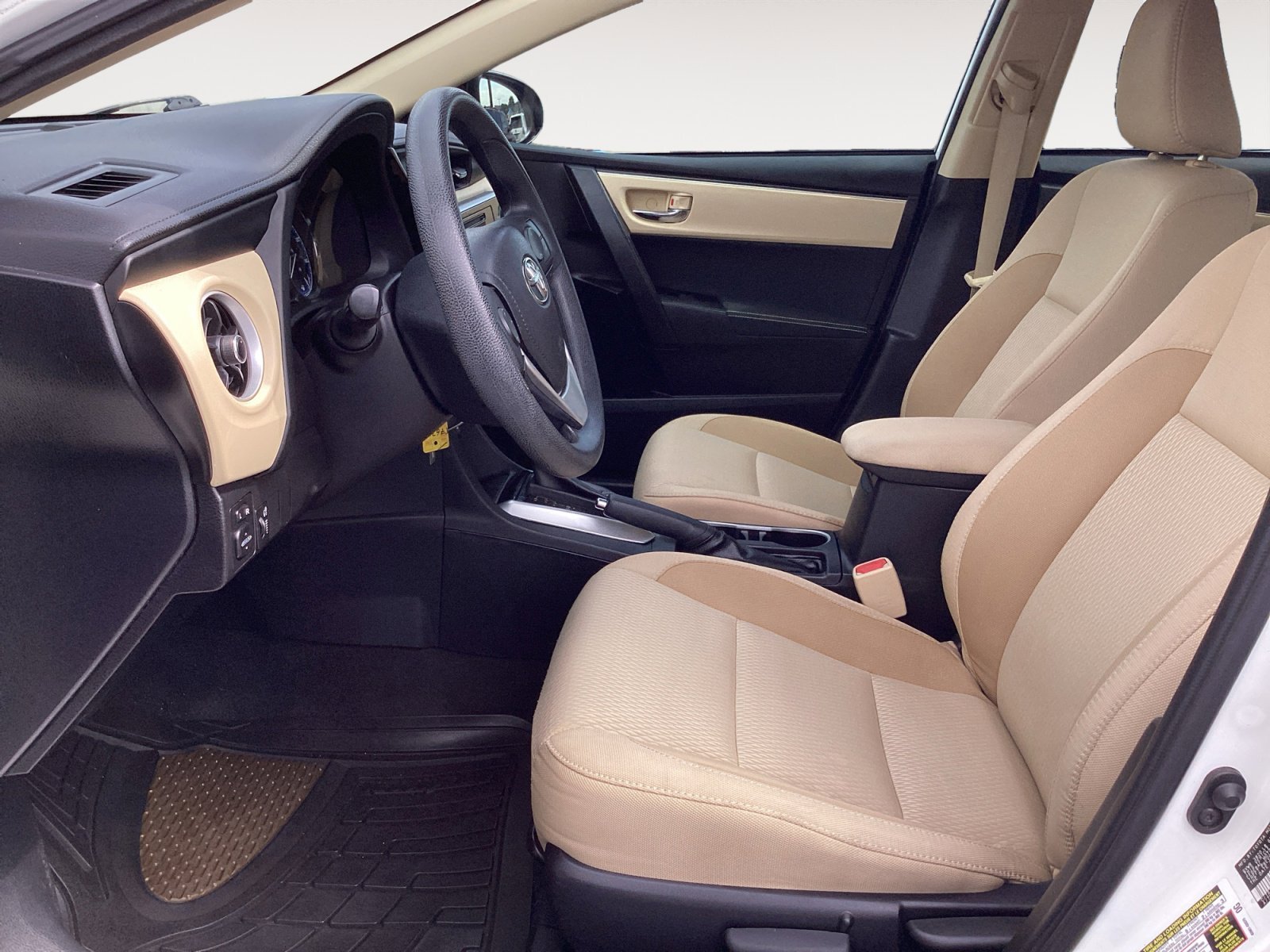Used 2017 White Toyota LE image 24