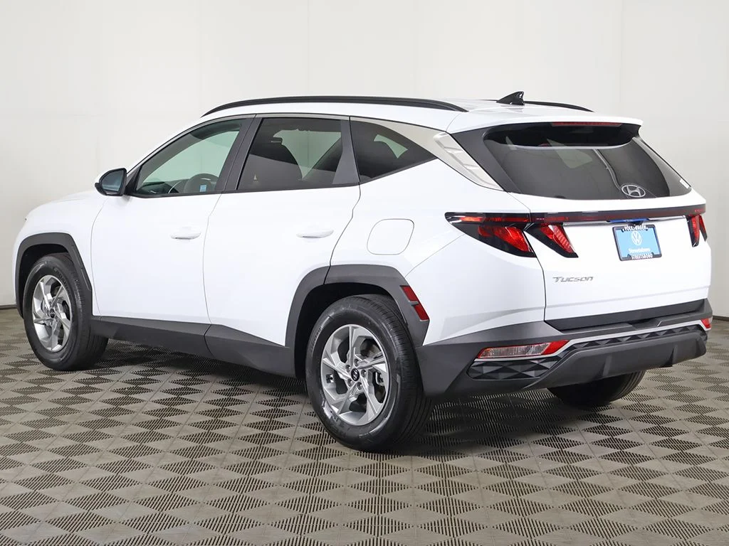 Used 2024 White Pearl Hyundai SEL image 9