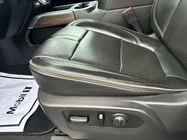 Used 2020 White Chevrolet High Country image 12