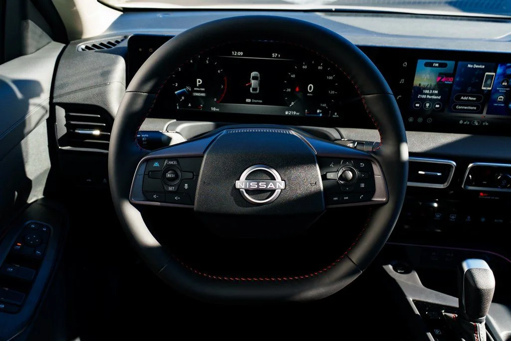 New 2026 Aspen White TriCoat / Super Black Two-tone Nissan SR image 12