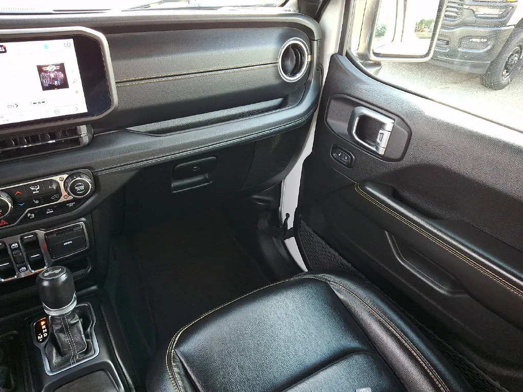Used 2024 White Jeep Sahara 4xe image 17