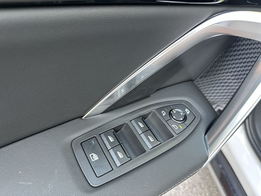 Used 2026 White BMW xDrive28i image 16