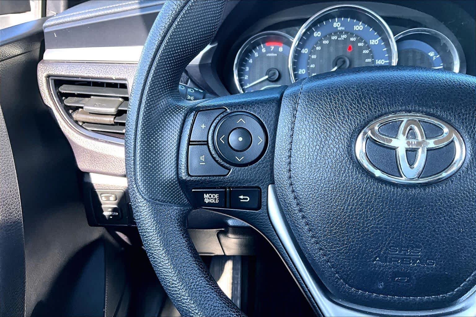 Used 2016 Classic Silver Metallic Toyota L image 24