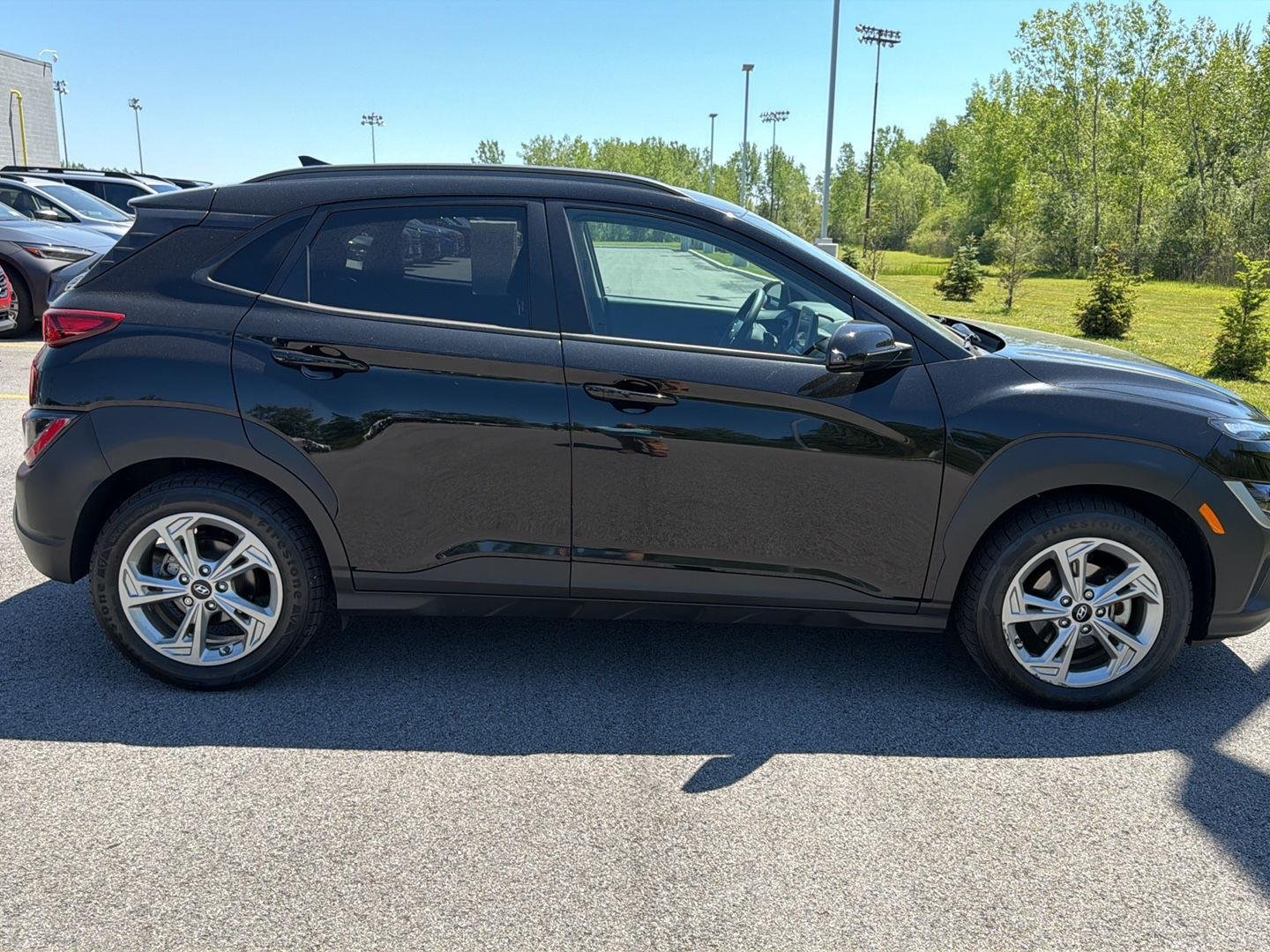 Used 2022 Ultra Black Hyundai SEL image 7