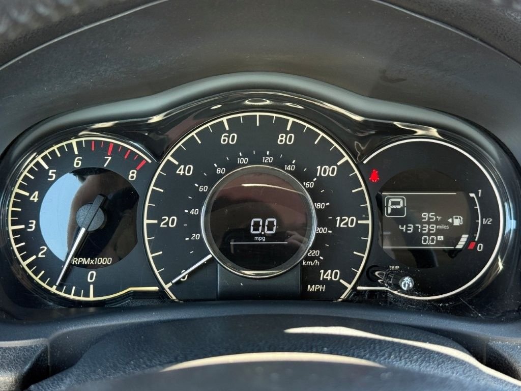 Used 2015 Silver Nissan SV image 30
