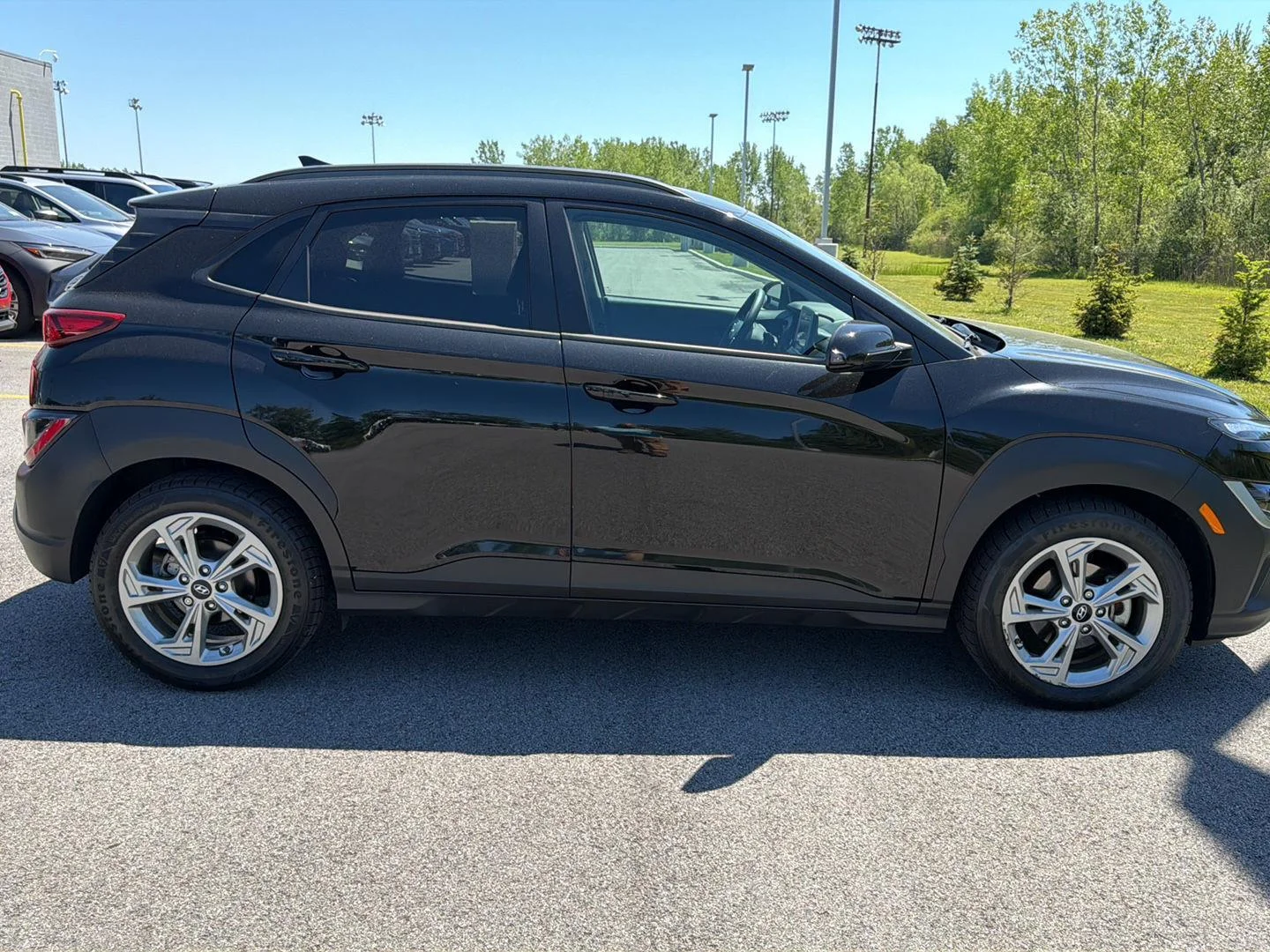 Used 2022 Ultra Black Hyundai SEL image 7