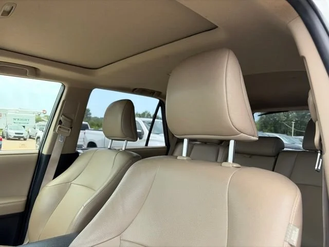 Used 2012  Toyota SR5 image 10